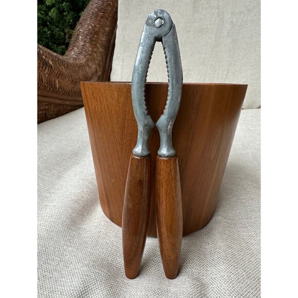 Mid Century Scandinavin Modern Rainbow Sweden Teak Bucket Nut Cracker Set wood - Picture 6 of 16